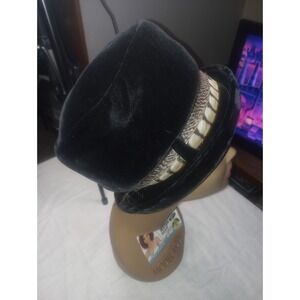Doris Designed Vtg Velvet Soft Feather Banded Bucket Hat 60s